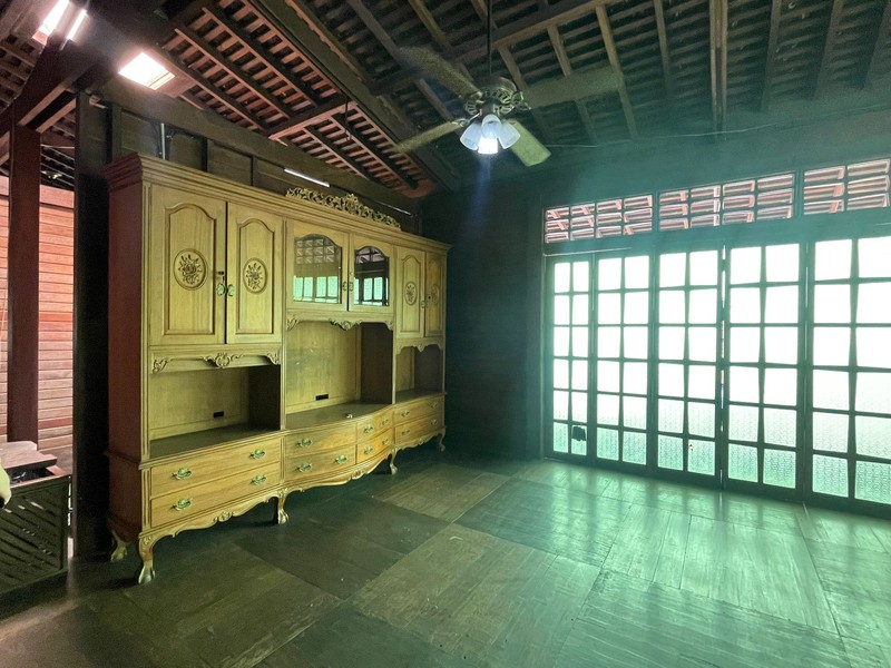 Turun Harga Rumah Unik Artistik Kayu  Merbau , Cozy, Homy - 2 Lantai di Jl. Jambore Cibubur 