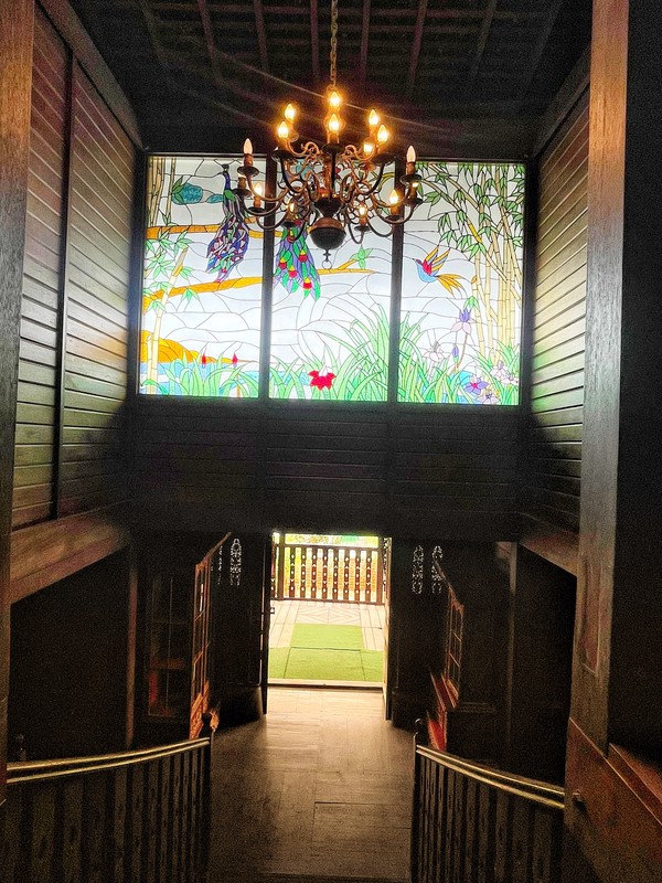 Turun Harga Rumah Unik Artistik Kayu  Merbau , Cozy, Homy - 2 Lantai di Jl. Jambore Cibubur 