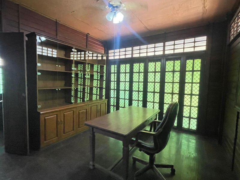 Turun Harga Rumah Unik Artistik Kayu  Merbau , Cozy, Homy - 2 Lantai di Jl. Jambore Cibubur 