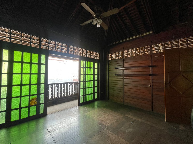 Turun Harga Rumah Unik Artistik Kayu  Merbau , Cozy, Homy - 2 Lantai di Jl. Jambore Cibubur 