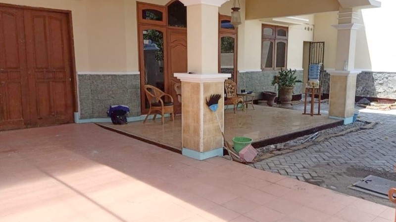 DIJUAL MURAH RUMAH JL MANYAR KARTIKA SURABAYA TIMUR