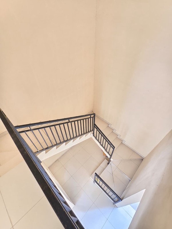 Termurah & Terbaik: Rumah 2 Lantai di Surabaya Utara Banding Kawasan Sekitar