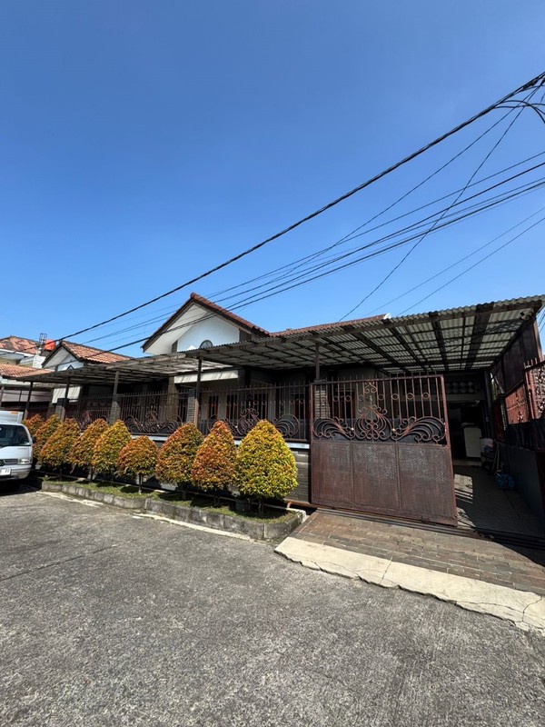 Rumah Siap Huni di Taman Holis Indah