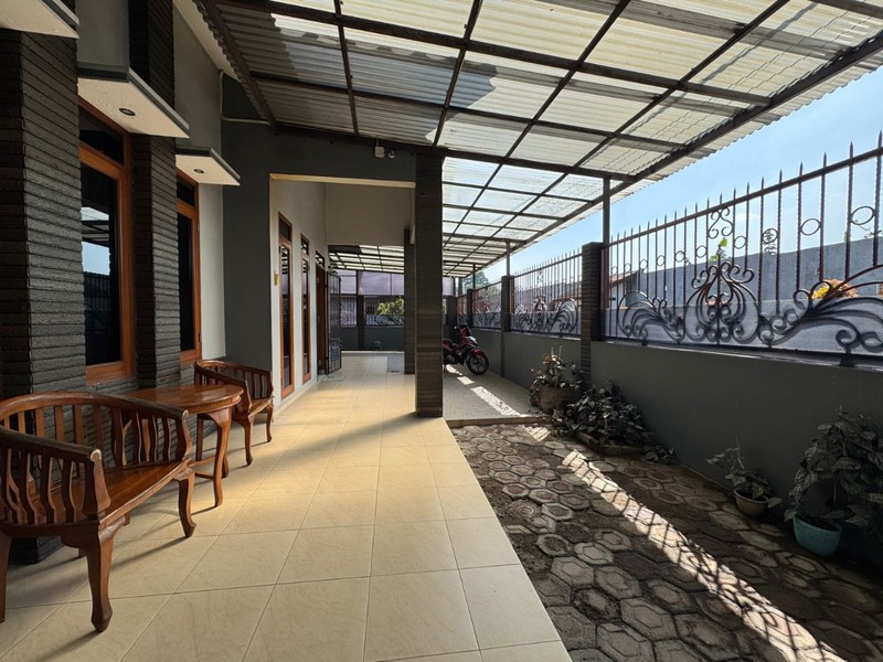 Rumah Siap Huni di Taman Holis Indah