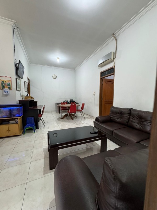 Rumah Siap Huni di Taman Holis Indah