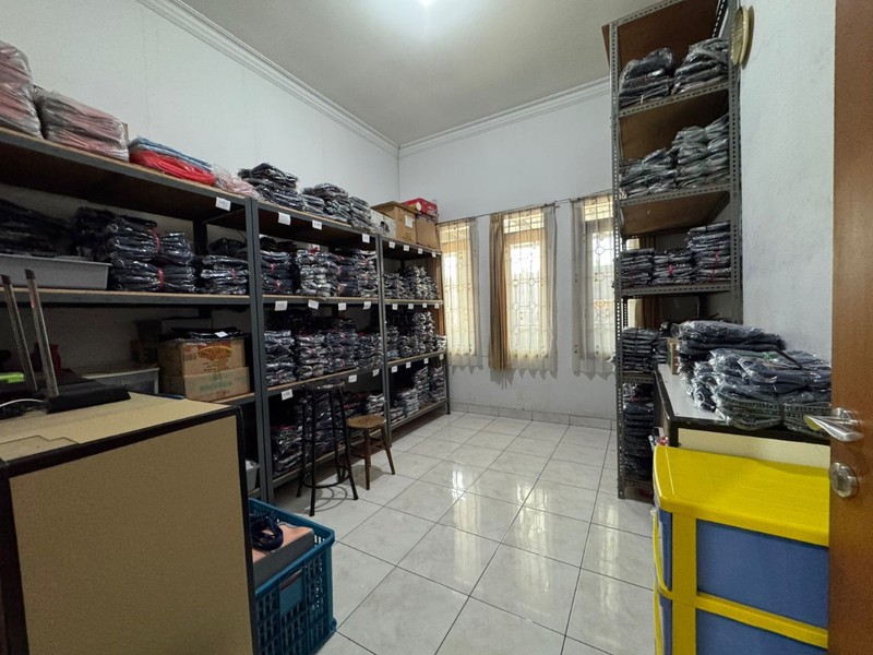 Rumah Siap Huni di Taman Holis Indah