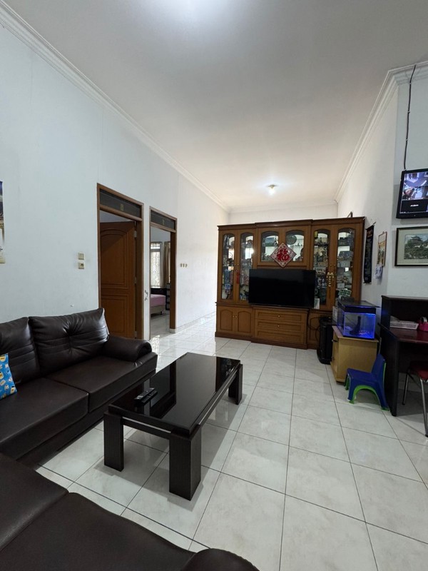 Rumah Siap Huni di Taman Holis Indah