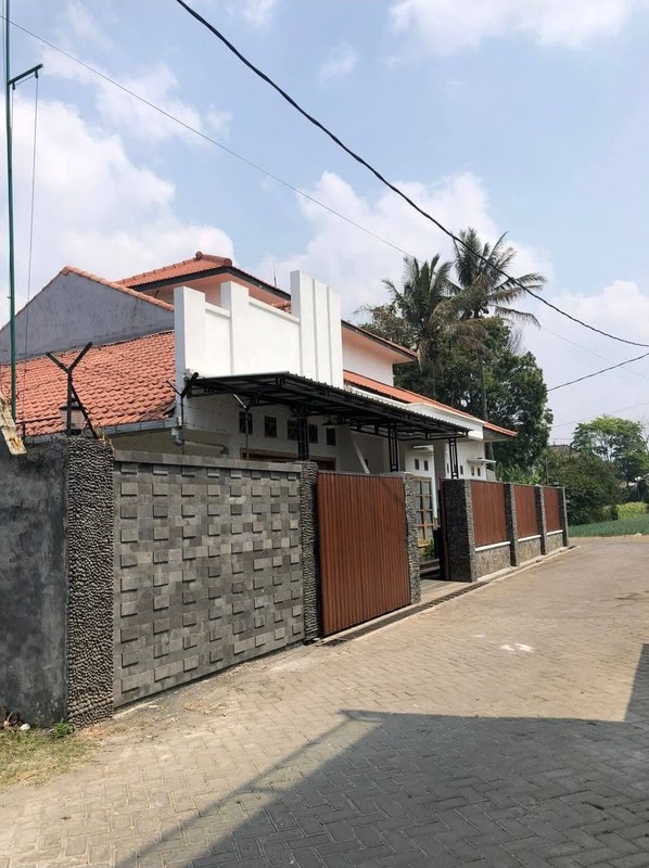 Rumah Luas Siap Huni di Lokasi Strategis di Kota Batu