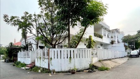 Rumah Tinggal 3 Lantai di Tebet Jaksel