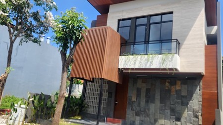 Rumah Mewah di Citraland Utama Surabaya