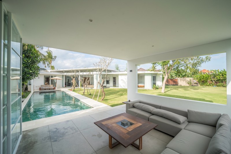 Freehold - Timeless Tropical Villa with Sophisticated Charm in Umalas