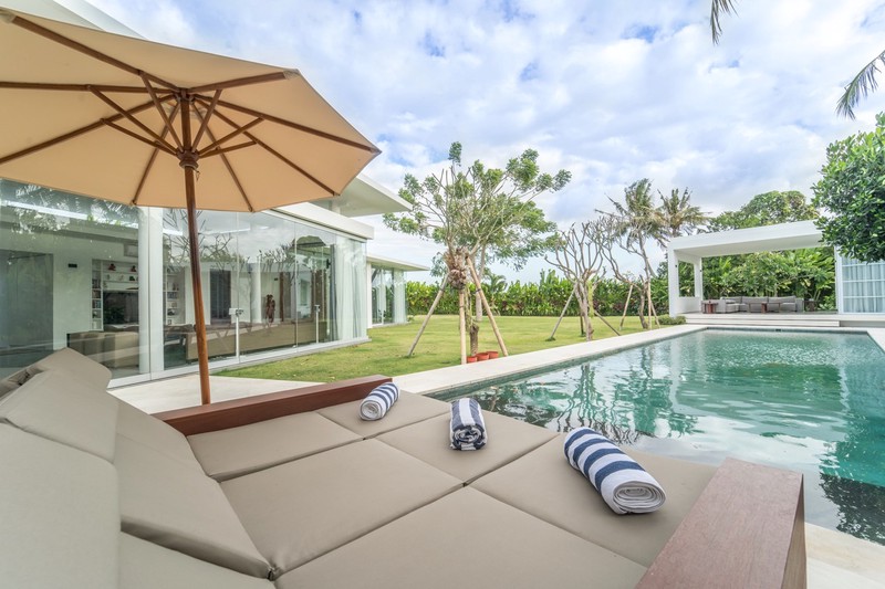 Freehold - Timeless Tropical Villa with Sophisticated Charm in Umalas