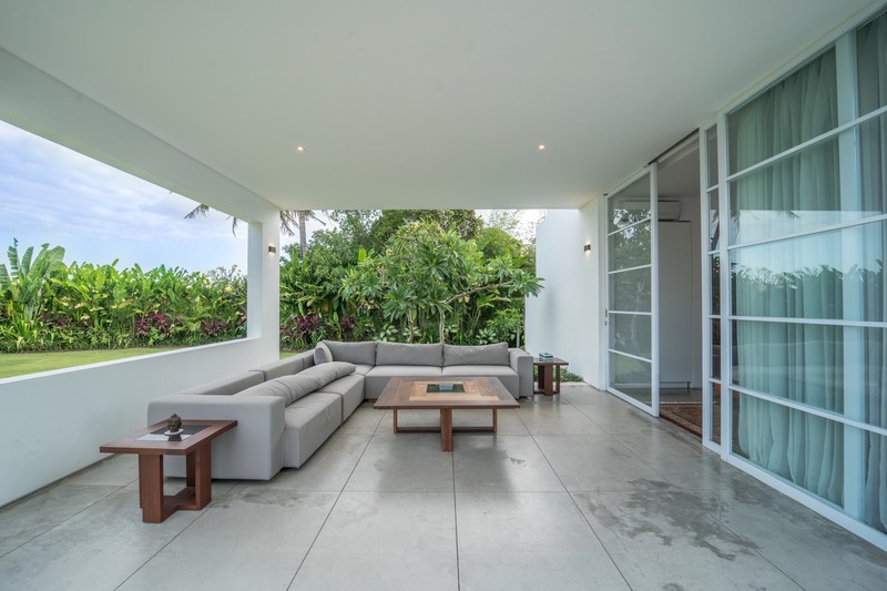 Freehold - Timeless Tropical Villa with Sophisticated Charm in Umalas