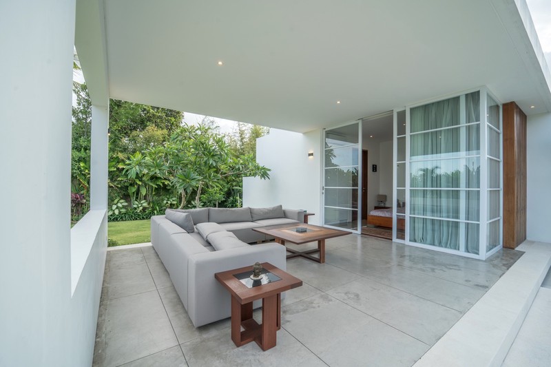Freehold - Timeless Tropical Villa with Sophisticated Charm in Umalas