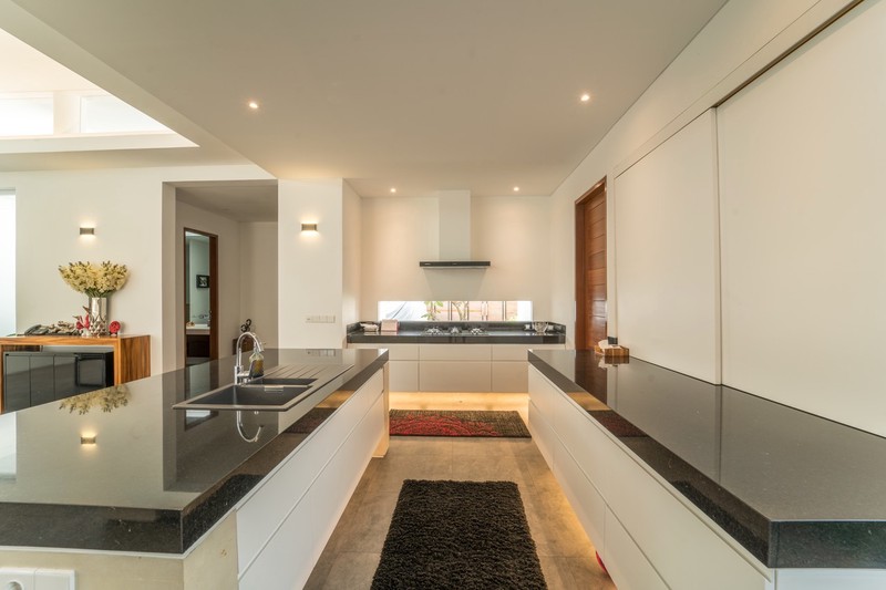Freehold - Timeless Tropical Villa with Sophisticated Charm in Umalas