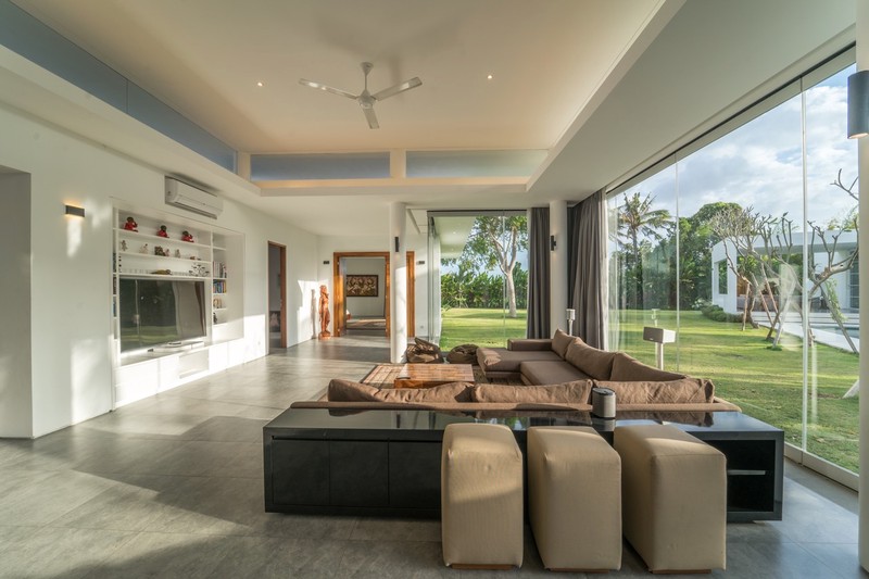 Freehold - Timeless Tropical Villa with Sophisticated Charm in Umalas