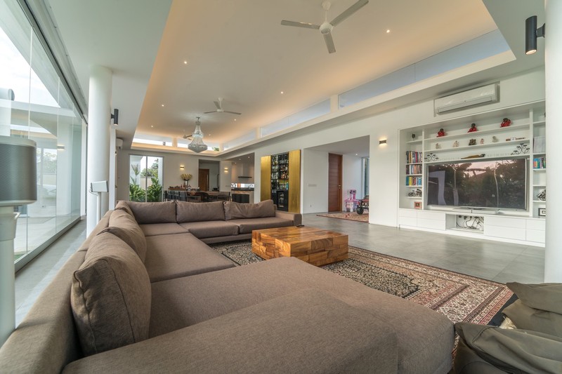 Freehold - Timeless Tropical Villa with Sophisticated Charm in Umalas