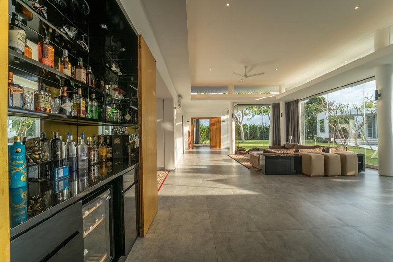 Freehold - Timeless Tropical Villa with Sophisticated Charm in Umalas