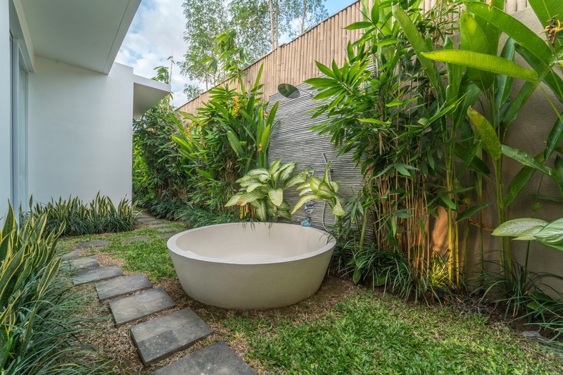 Freehold - Timeless Tropical Villa with Sophisticated Charm in Umalas