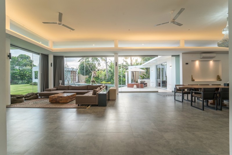 Freehold - Timeless Tropical Villa with Sophisticated Charm in Umalas