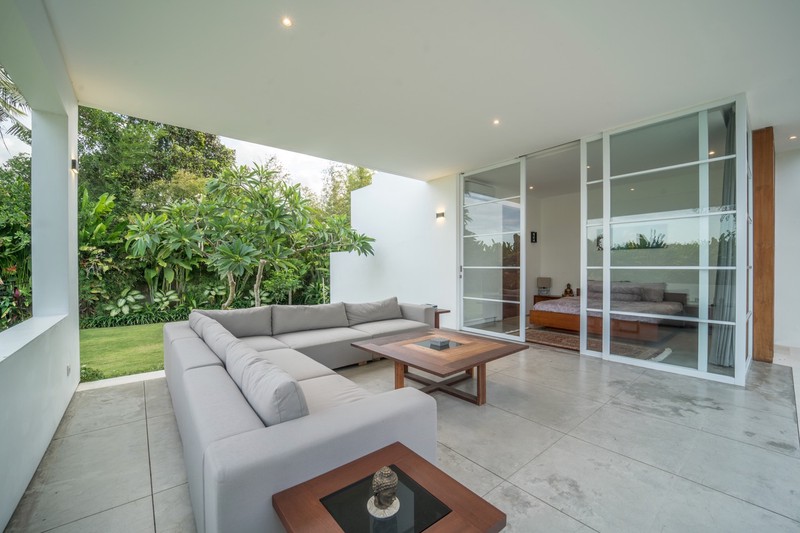 Freehold - Timeless Tropical Villa with Sophisticated Charm in Umalas