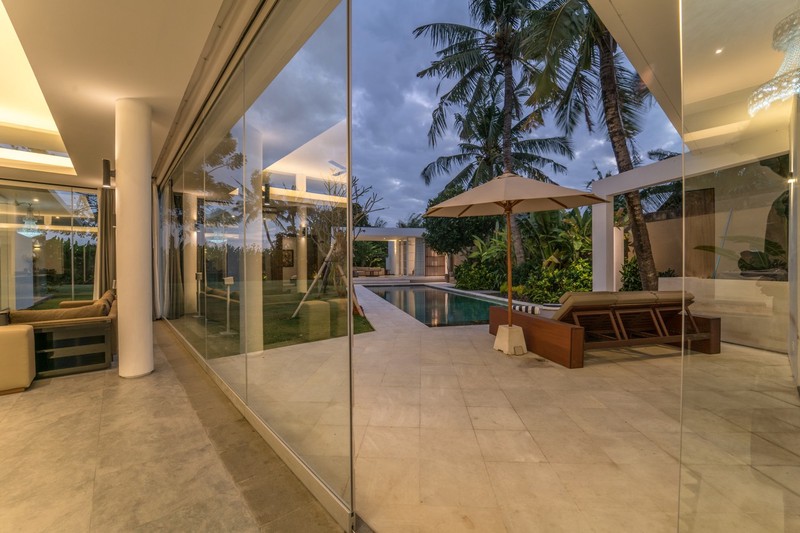 Freehold - Timeless Tropical Villa with Sophisticated Charm in Umalas