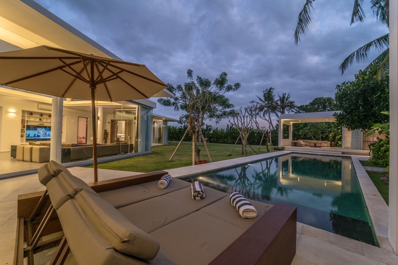 Freehold - Timeless Tropical Villa with Sophisticated Charm in Umalas