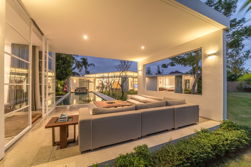 Freehold - Timeless Tropical Villa with Sophisticated Charm in Umalas