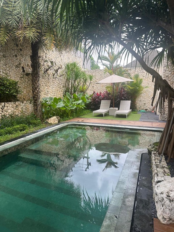 Freehold - Elegant 4-Bedroom Villa with Large Pool in Prime Bumbak Location