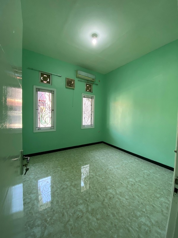 Rumah Surabaya Belakang RSI Jemursari Siap Huni