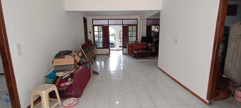 Rumah hook std 1 lantai dgn pekarangan yang luas 