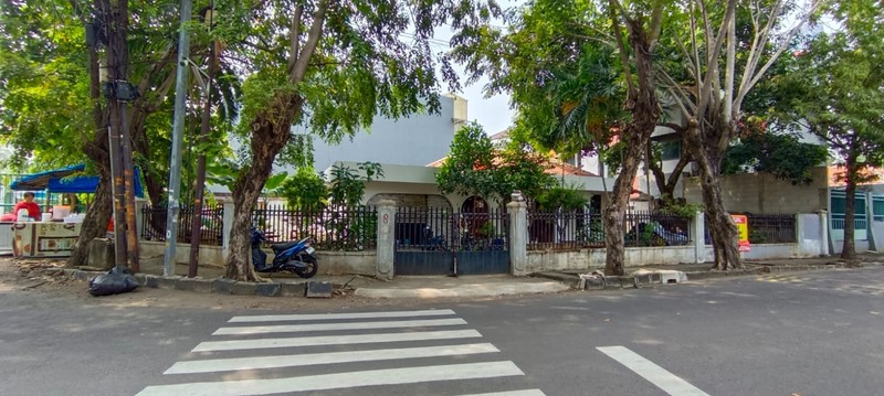 Rumah hook std 1 lantai dgn pekarangan yang luas 