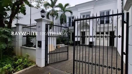 Rumah Mewah Lingkungan Tenang Area Kebayoran baru