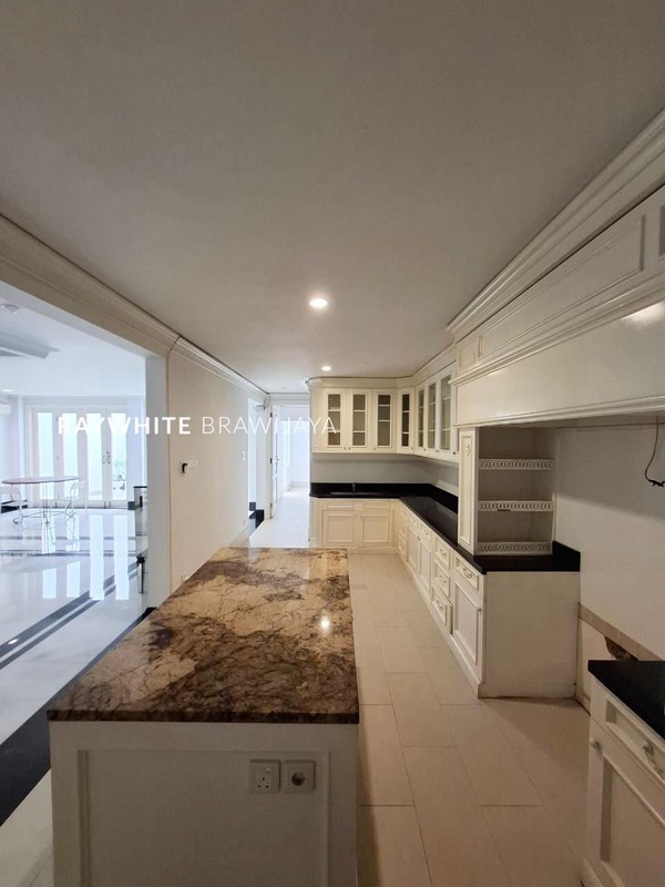 Rumah Mewah Lingkungan Tenang Area Kebayoran baru