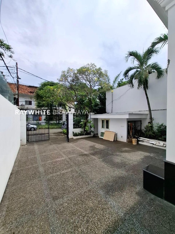 Rumah Mewah Lingkungan Tenang Area Kebayoran baru