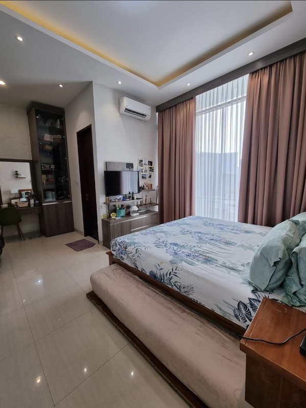 Rumah Sunter danau 3 lantai bagus minimalis jarang ada siap huni luas tanah 84m&#xb2;