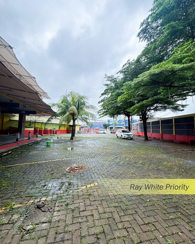 BUILDING IN PRIME LOCATION IN Jl. TOLE ISKANDAR DEPOK, JAWA BARAT