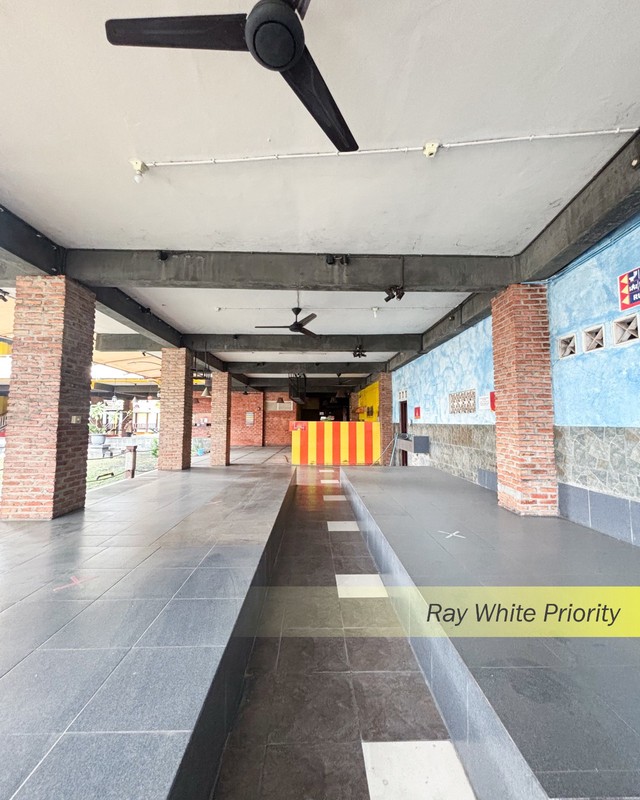 BUILDING IN PRIME LOCATION IN Jl. TOLE ISKANDAR DEPOK, JAWA BARAT
