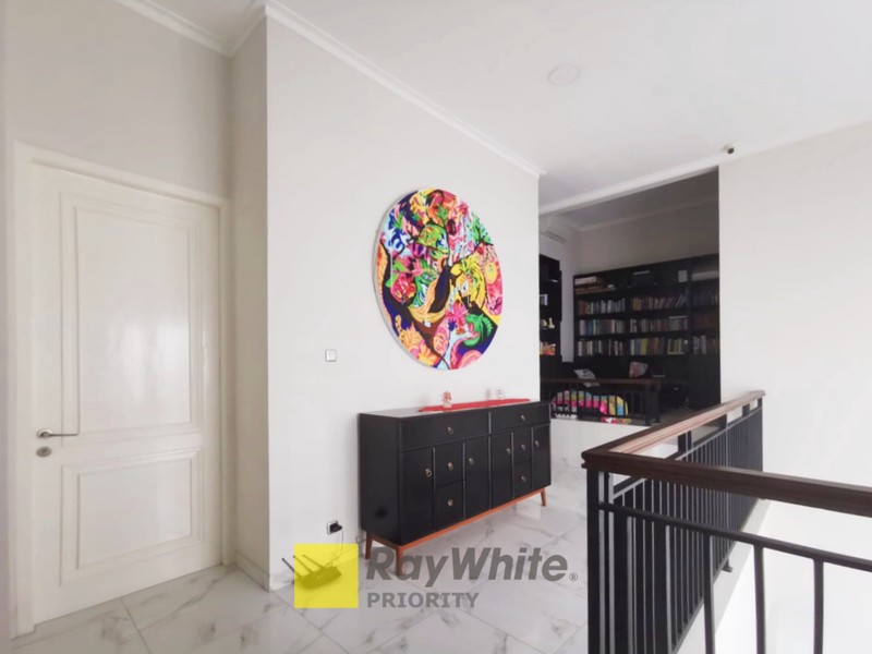 Rumah Mewah Minimalis Modern dengan Rooftop Estetik di Cluster Menteng Bintaro Jaya