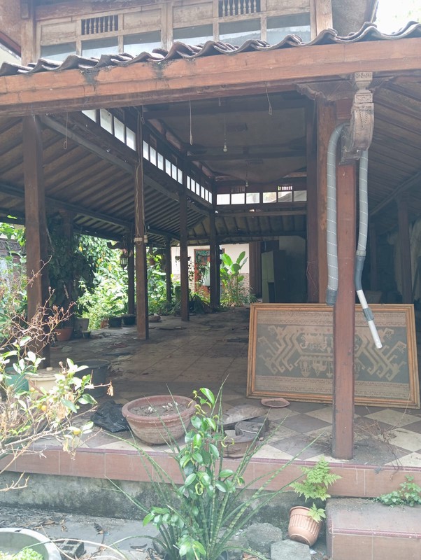 Tanah Bonus Rumah Lama Lokasi Dekat Pasar Ngasem, Kraton