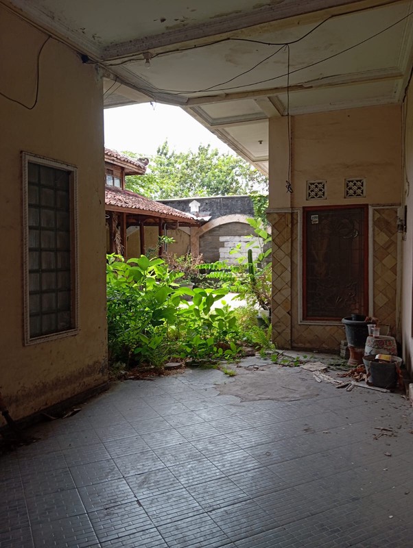 Tanah Bonus Rumah Lama Lokasi Dekat Pasar Ngasem, Kraton