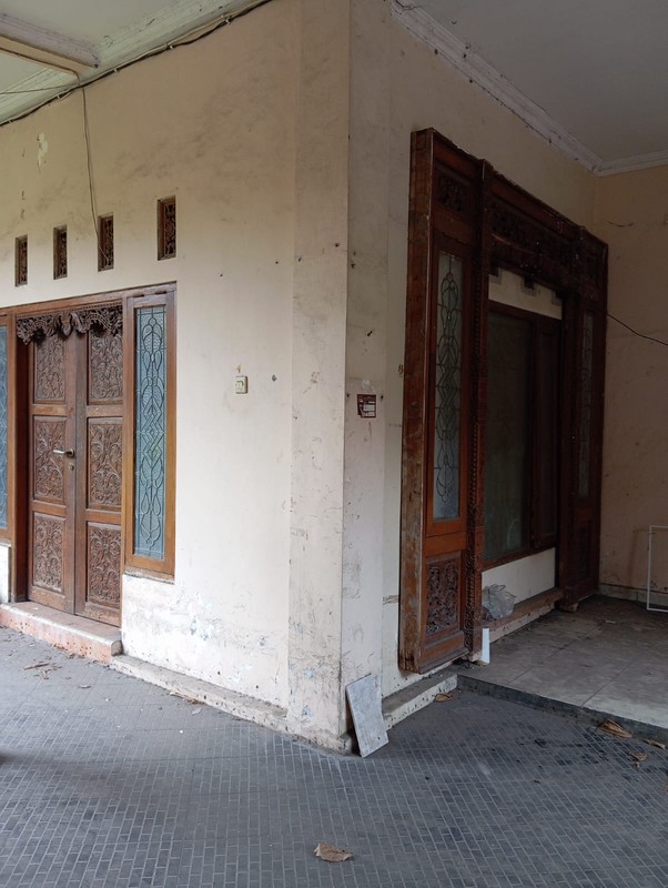Tanah Bonus Rumah Lama Lokasi Dekat Pasar Ngasem, Kraton