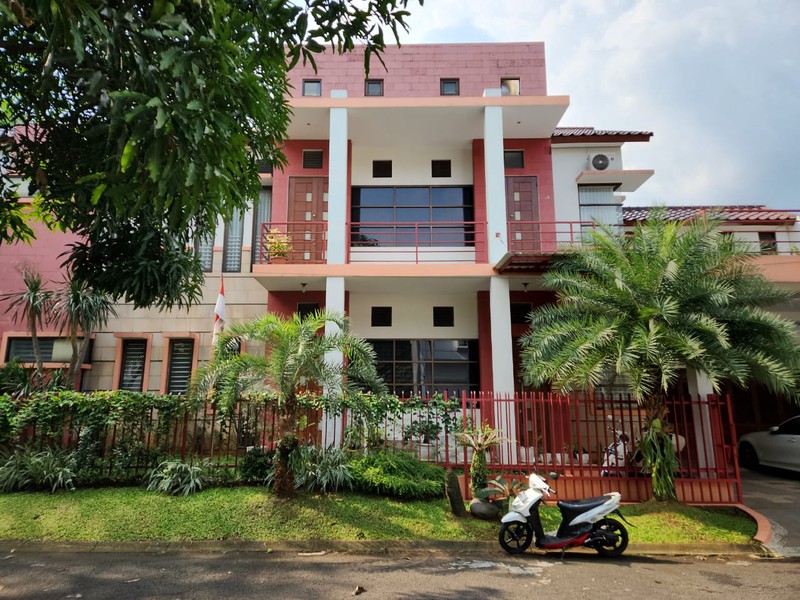 Rumah Cantik Minimalis di Senayan Bintaro Jaya sektor XI