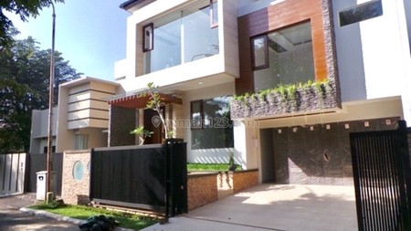 RUMAH MINIMALIS DAN NYAMAN DENGAN SWIMMING POOL DI PURI BINTARO 