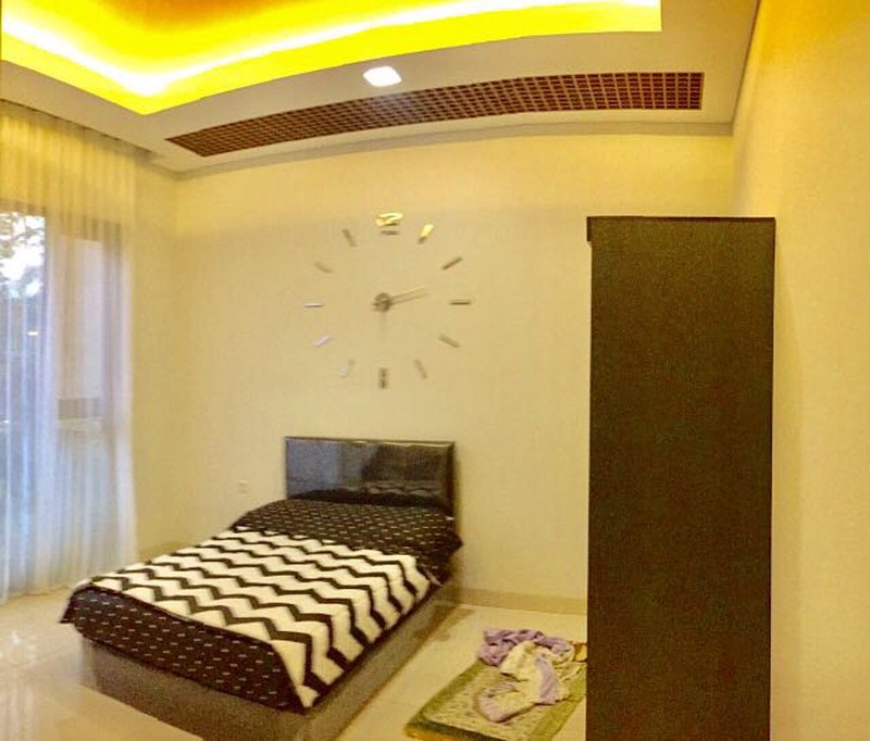 RUMAH MINIMALIS DAN NYAMAN DENGAN SWIMMING POOL DI PURI BINTARO
