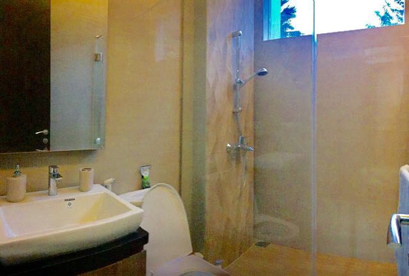 RUMAH MINIMALIS DAN NYAMAN DENGAN SWIMMING POOL DI PURI BINTARO