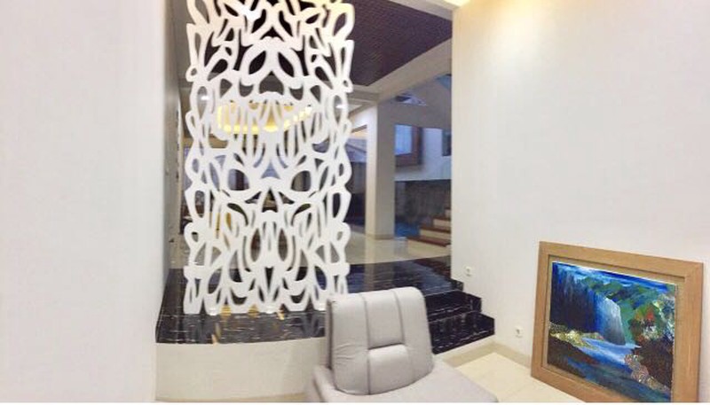 RUMAH MINIMALIS DAN NYAMAN DENGAN SWIMMING POOL DI PURI BINTARO