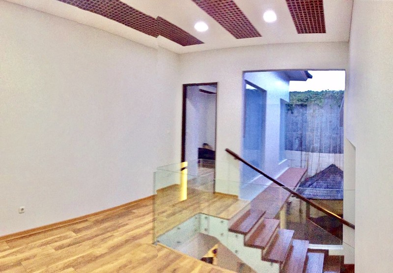 RUMAH MINIMALIS DAN NYAMAN DENGAN SWIMMING POOL DI PURI BINTARO