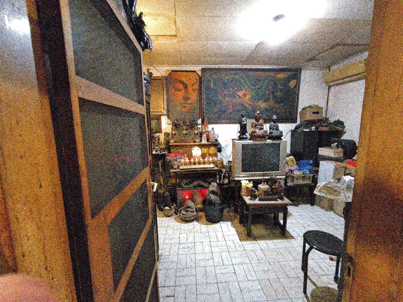 Rumah tua perlu renovasi total, hitung tanah aja lokasi strategis jarang ada luas tanah 160m&#xb2;