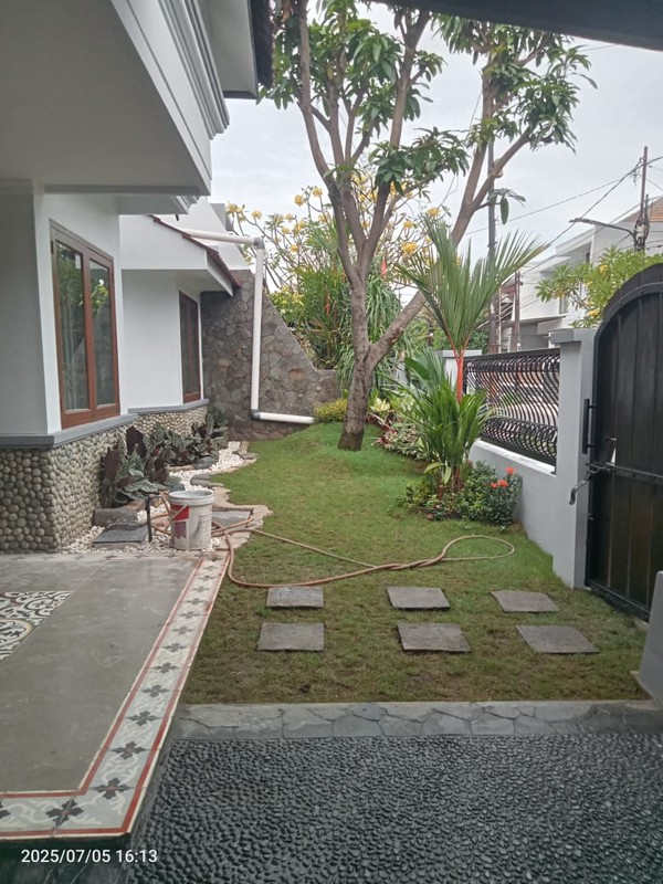 Dijual Rumah Mewah Siap Huni di Perumahan Pondok Nirwana MERR - Kedung Baruk, Rungkut, Surabaya.